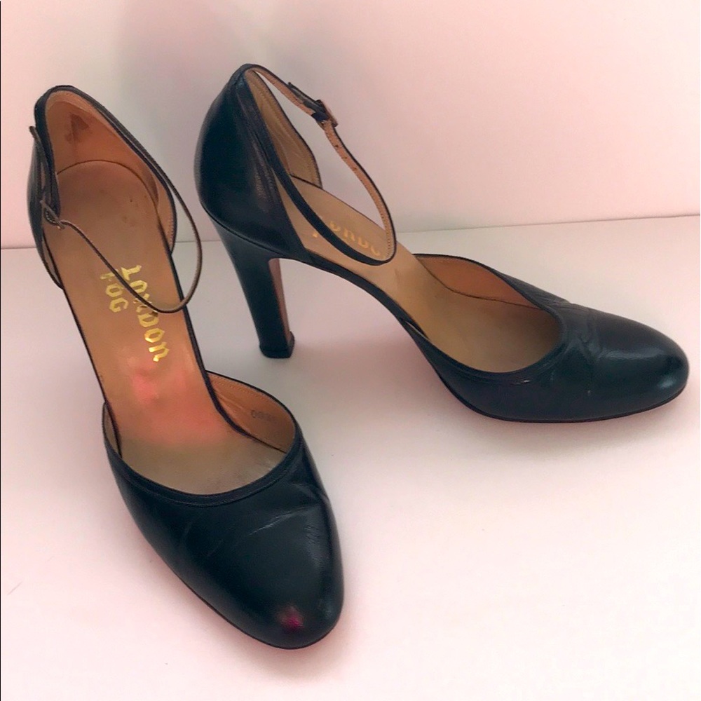 Vintage London Fog leather covered round toe ankle strap, buckle heel Sz6.5